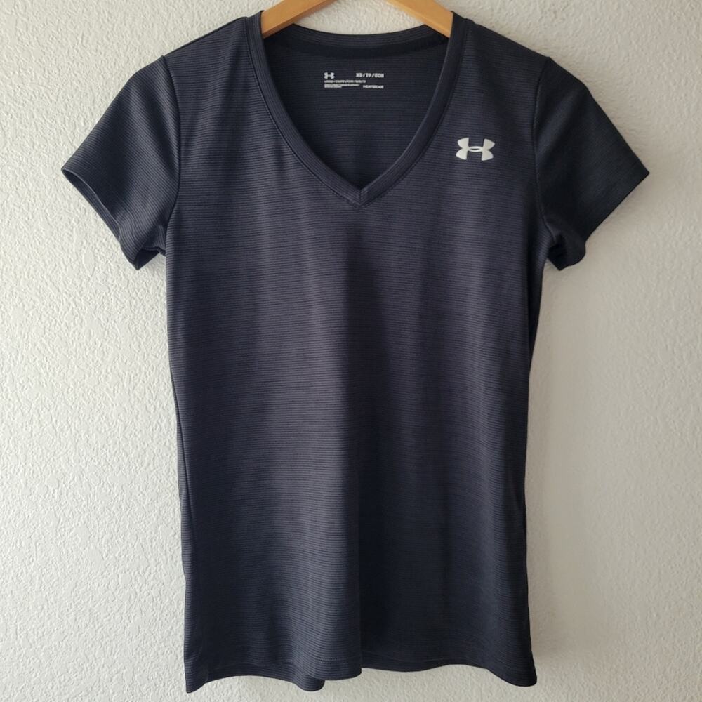 Under Armour Women's Charcoal Gray Striped V-Neck Heatgear Loose Fit Top Size XS